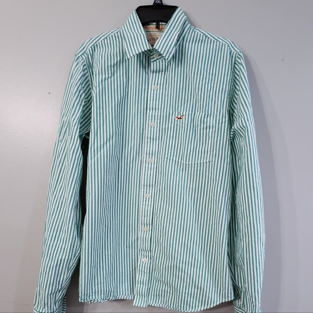 30% off bundles Large Holister button down shirt